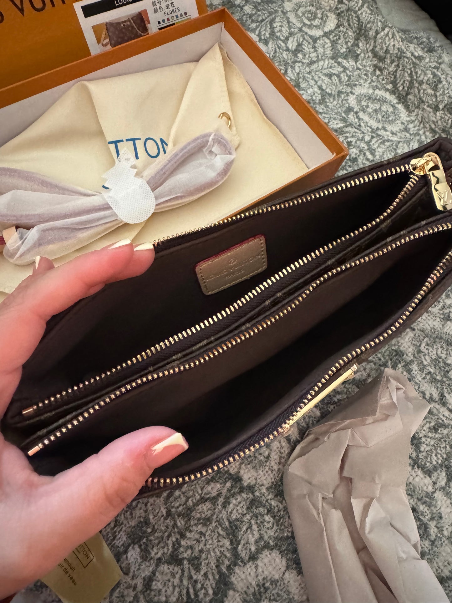 ELVee pocheette liv
