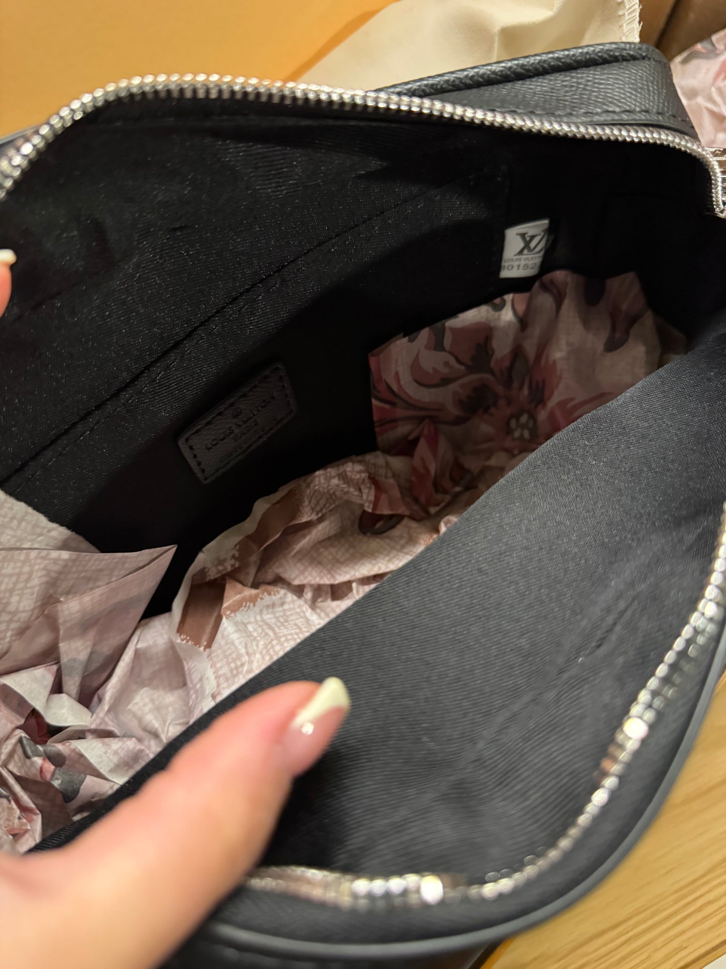 ELVee messenger bag