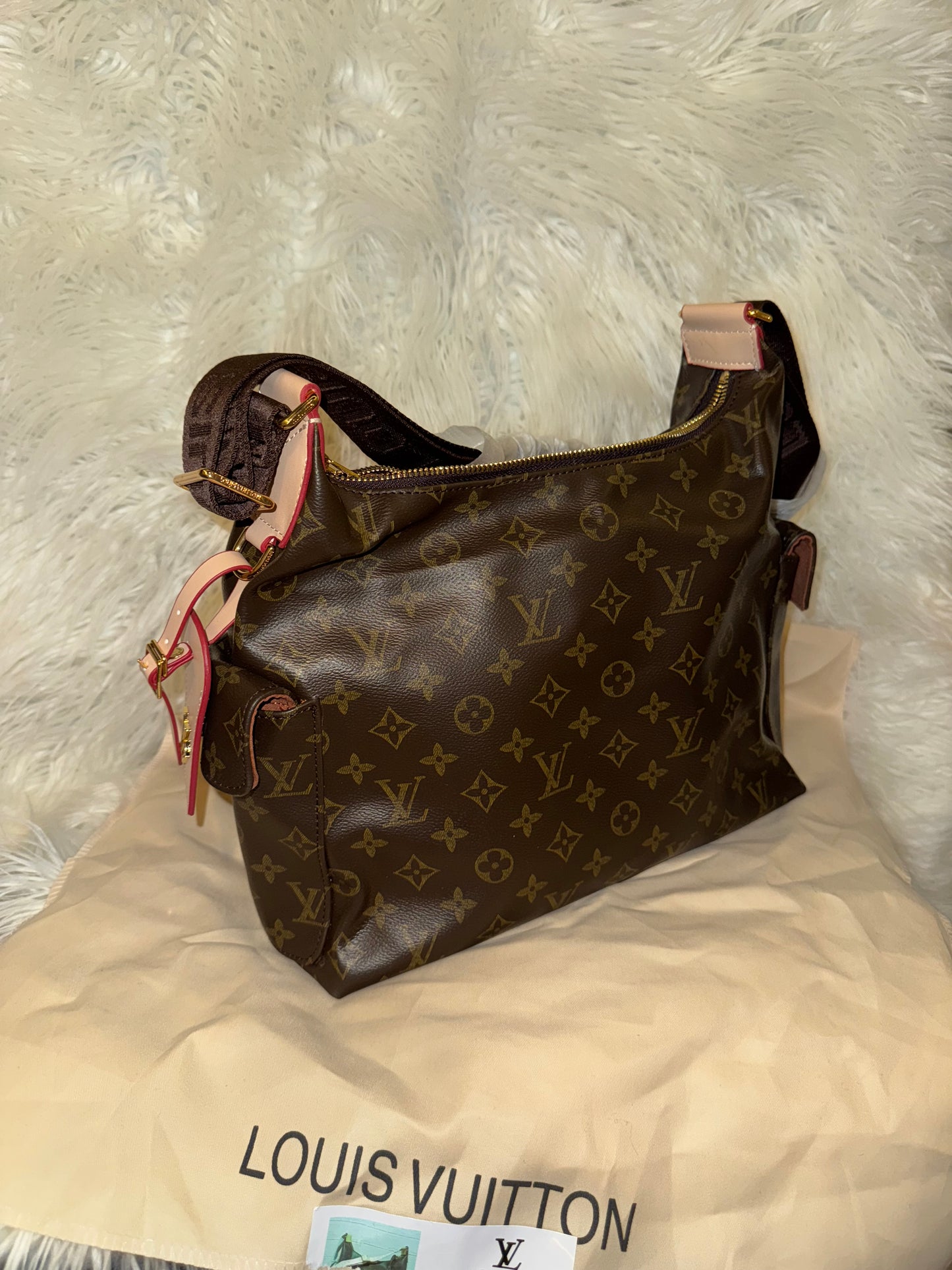 ELvee messenger bag