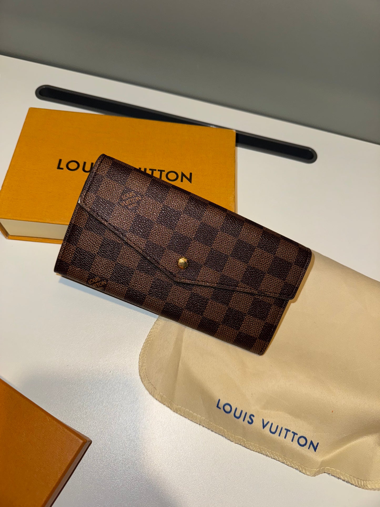 ELVee long wallet