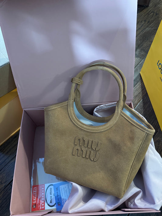 Mewmew crossbody
