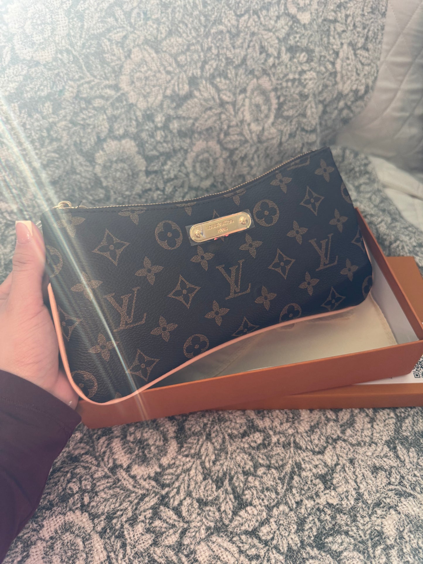 ELVee pocheette liv