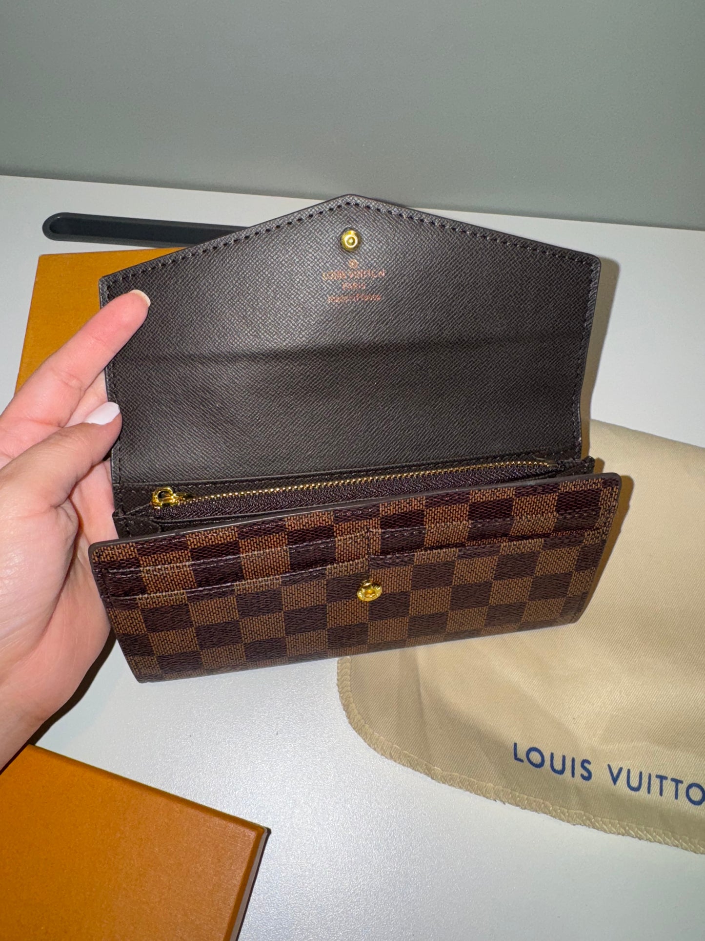 ELVee long wallet