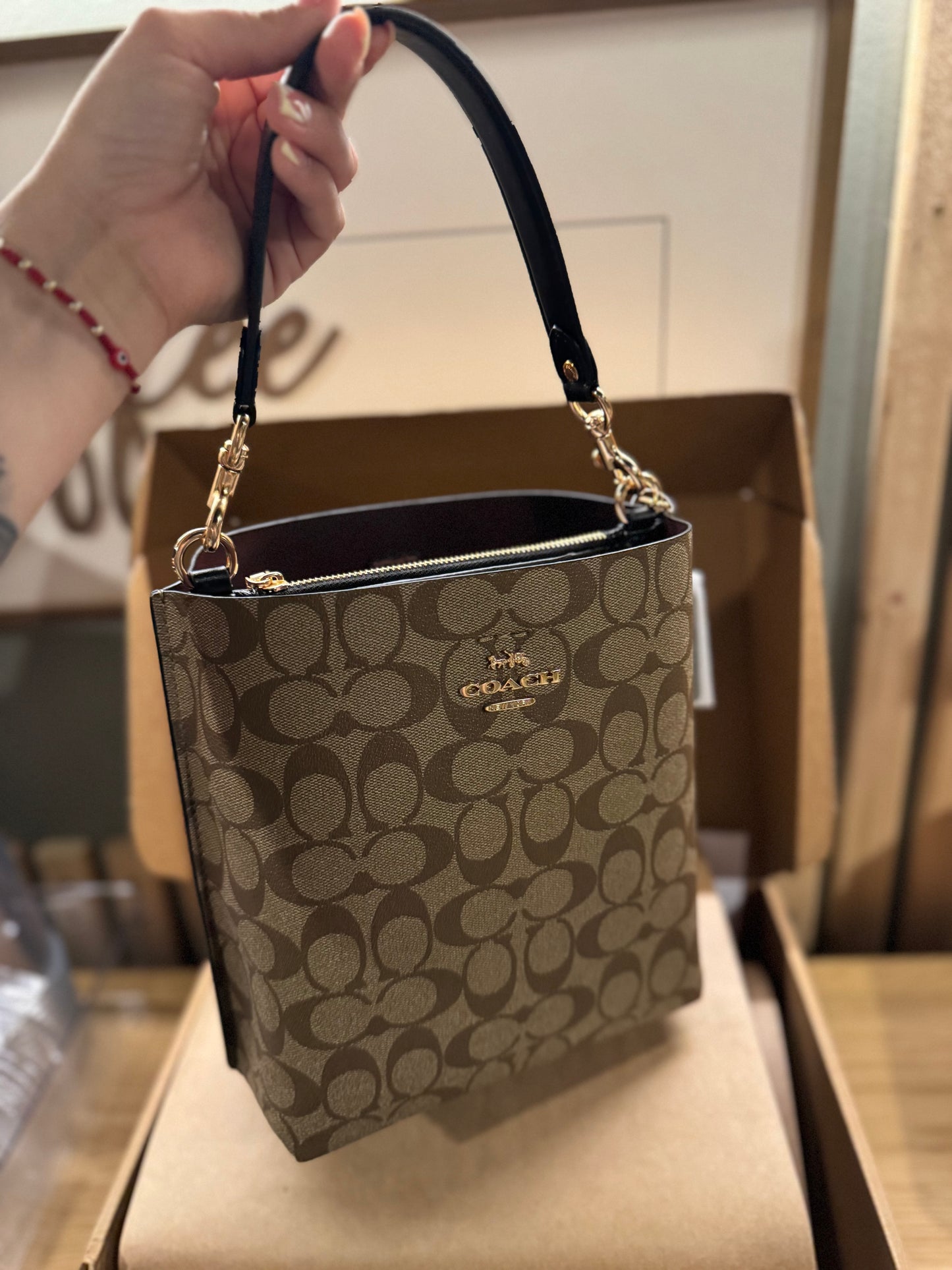 Coachh signature