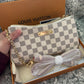 ELVee pochette liv