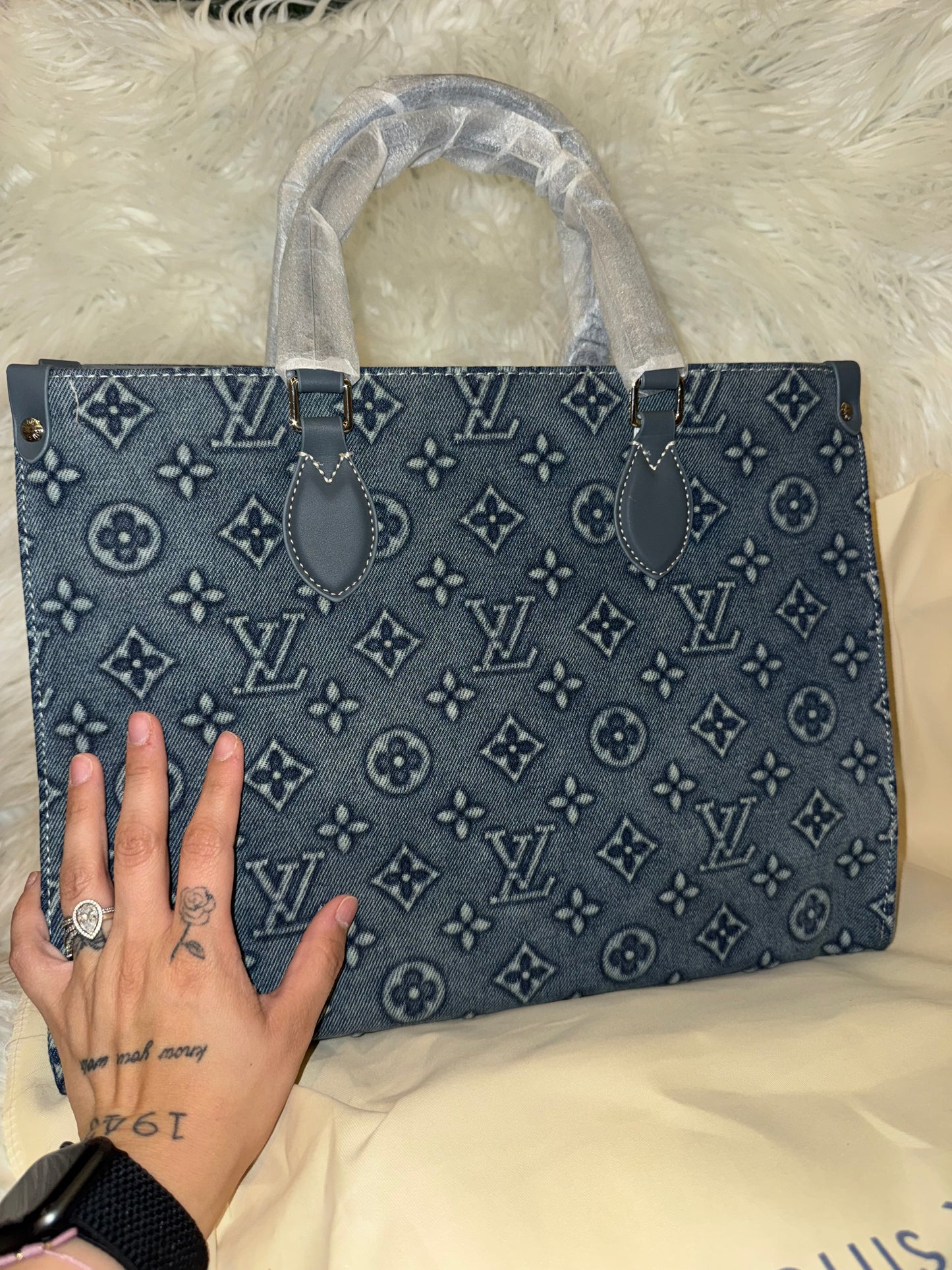 On the Go debin ElVee tote