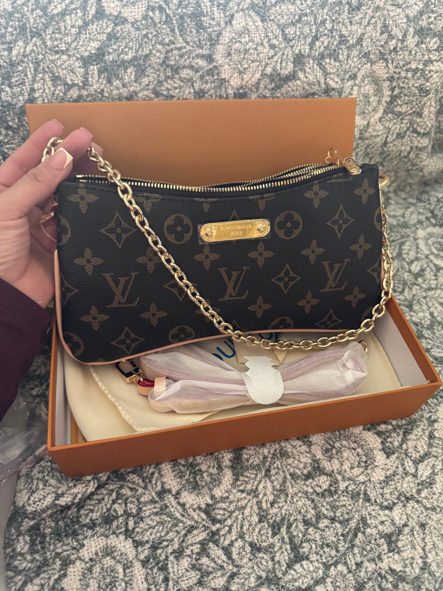 ELVee pocheette liv