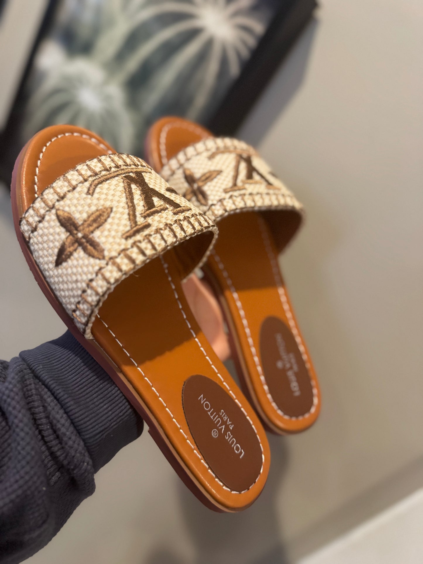 LV slides size 7