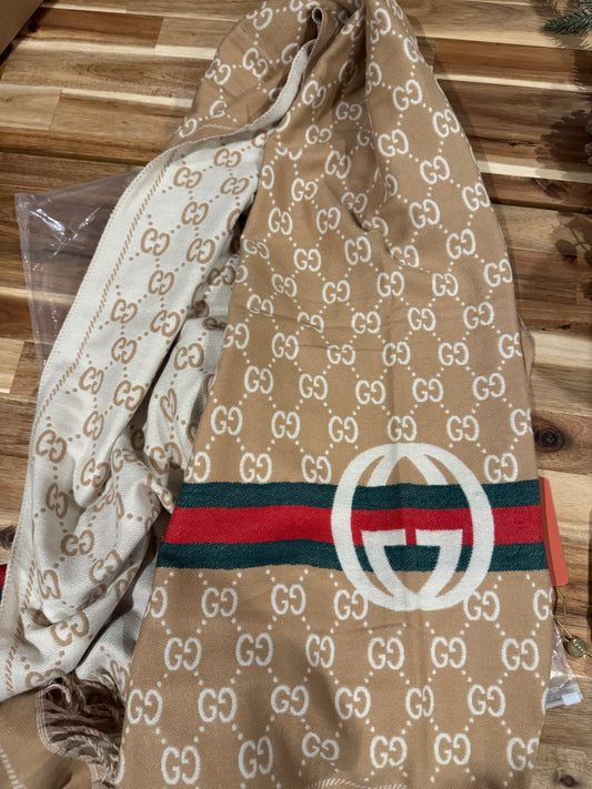 GG scarf